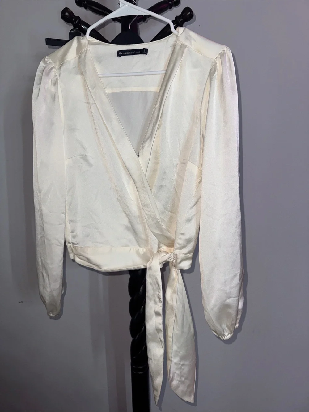 Abercrombie & Fitch Ivory Wrap Tie Blouse 20.T